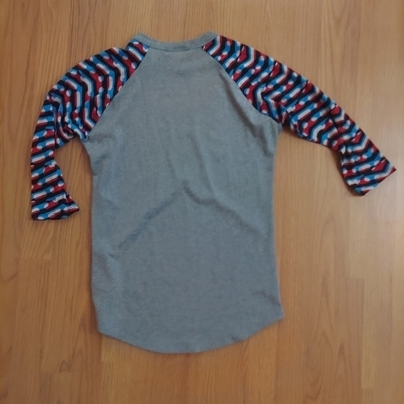 LuLaRoe Randy Tee 3/4 Sleeve Raglan grey red blue size XS - Picture 5 of 5